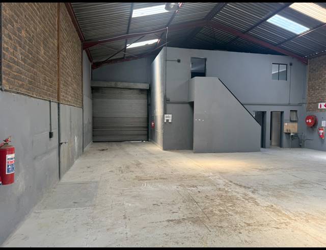 264M² WAREHOUSE TO LET IN ANDERBOLT
